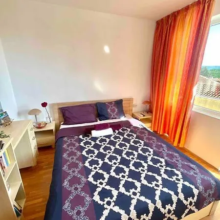 Beachfront Gem In Center * Varna