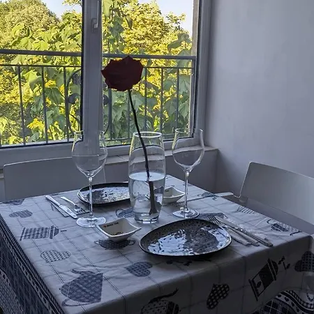 Apartment Beachfront Gem In Center