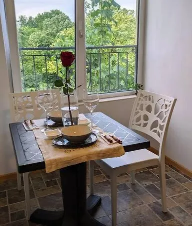 Beachfront Gem In Center Apartment *